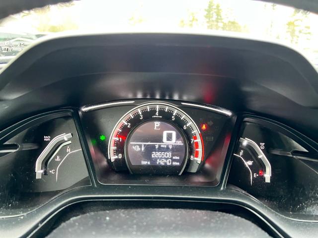 Photo 8 from auction – 2017 HONDA CIVIC LX with VIN 2HGFC2F58HH559224