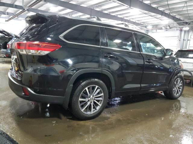 Photo 3 from auction – 2017 TOYOTA HIGHLANDER with VIN 5TDJZRFH6HS460526