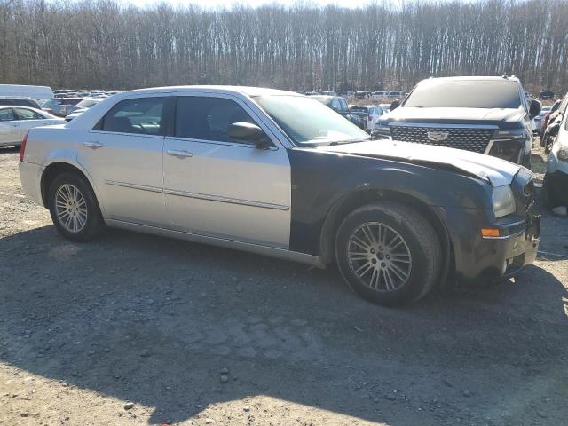 Photo 4 from auction – 2010 CHRYSLER 300 TOURIN with VIN 2C3CA5CV1AH326227