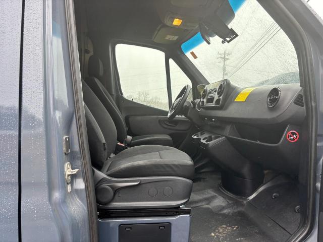 Photo 5 from auction – 2019 MERCEDES-BENZ SPRINTER 2 with VIN WD4PF1CD5KT006482