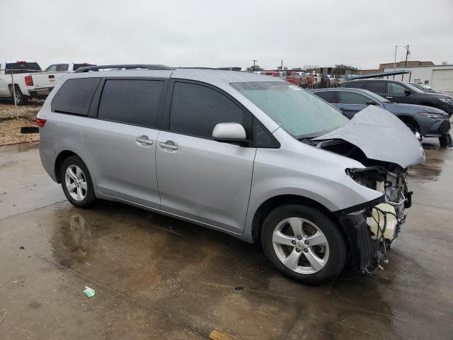 Photo 4 from auction – 2015 TOYOTA SIENNA LE with VIN 5TDKK3DC1FS680795