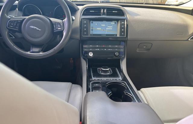 Photo 9 from auction – 2017 JAGUAR XE with VIN SAJAR4BG5HA964600