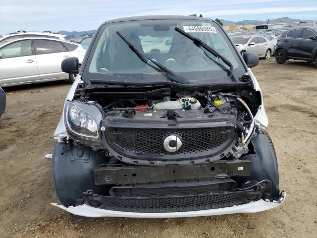 Photo 5 from auction – 2016 SMART FORTWO with VIN WMEFJ5DA7GK069839