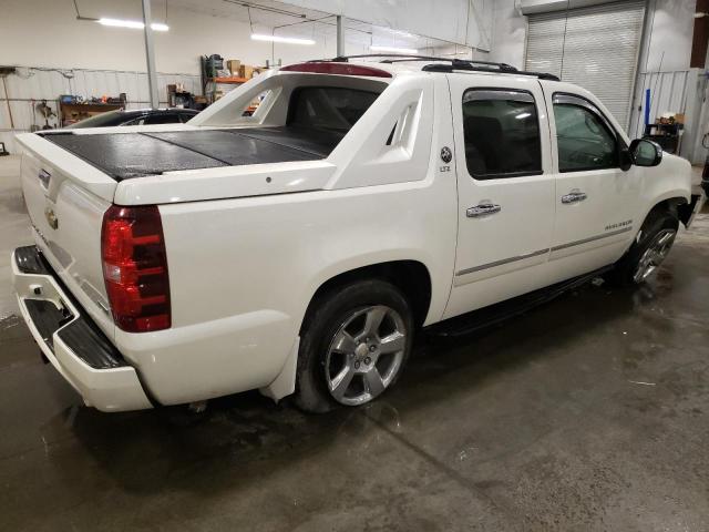 Photo 3 from auction – 2011 CHEVROLET AVALANCHE with VIN 3GNTKGE33BG209984