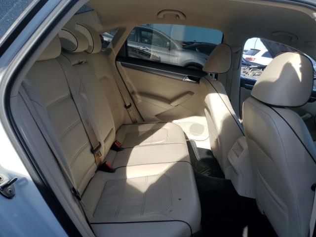 Photo 10 from auction – 2016 VOLKSWAGEN PASSAT S with VIN 1VWAT7A30GC032918