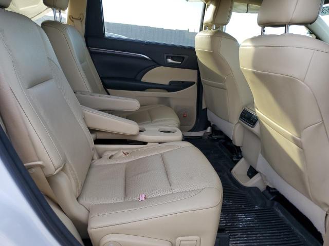 Photo 11 from auction – 2016 TOYOTA HIGHLANDER with VIN 5TDDKRFH2GS286759