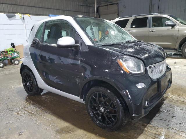 Photo 4 from auction – 2016 SMART FORTWO with VIN WMEFJ5DA9GK067011