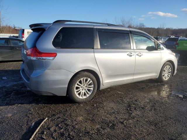 Photo 3 from auction – 2012 TOYOTA SIENNA XLE with VIN 5TDYK3DC3CS240163