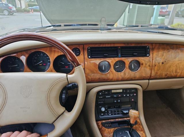 Photo 9 from auction – 1997 JAGUAR XK8 with VIN SAJGX5747VC007213
