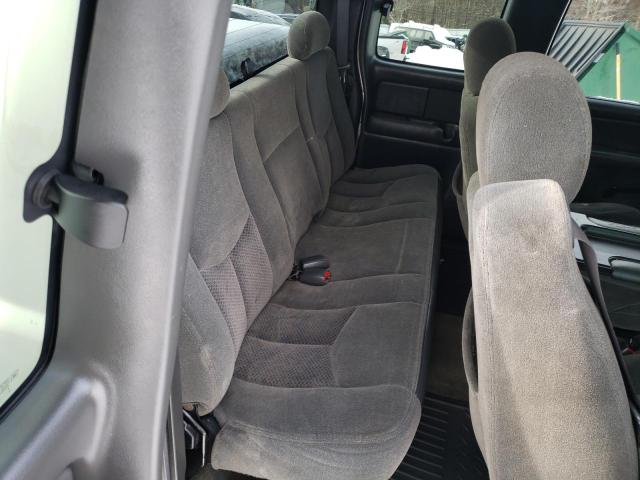 Photo 10 from auction – 2004 CHEVROLET SILVERADO with VIN 2GCEK19T941221707