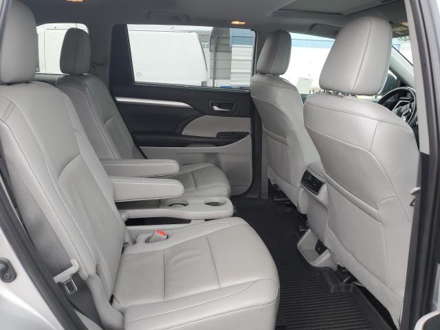 Photo 11 from auction – 2019 TOYOTA HIGHLANDER with VIN 5TDKZRFH1KS572291
