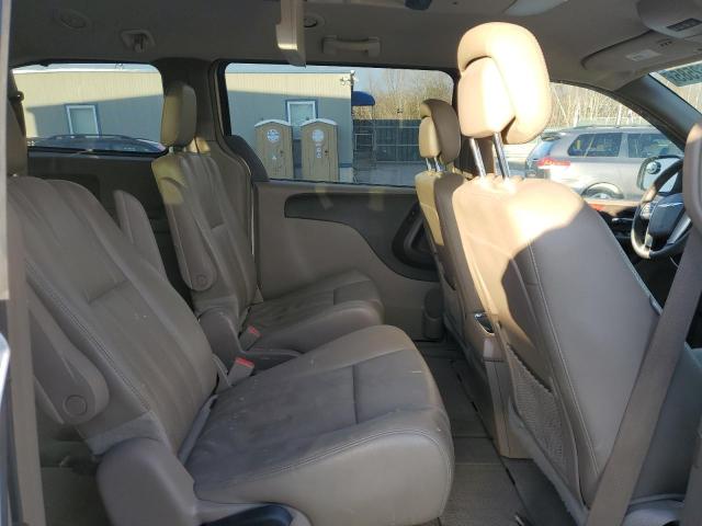 Photo 11 from auction – 2014 CHRYSLER TOWN & COU with VIN 2C4RC1BGXER445972