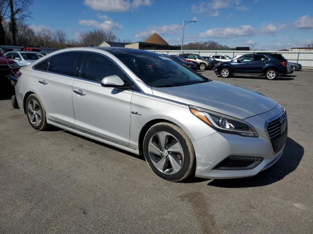 Photo 4 from auction – 2016 HYUNDAI SONATA HYB with VIN KMHE34L10GA009337