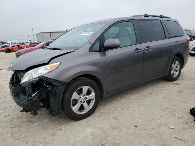 Photo 1 from auction – 2016 TOYOTA SIENNA LE with VIN 5TDKK3DC2GS736583