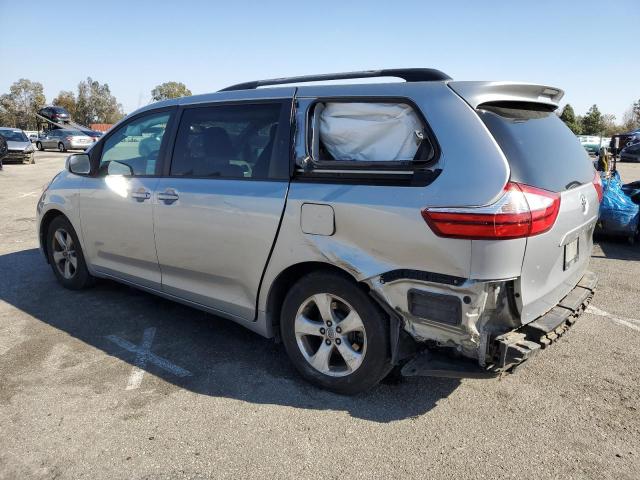 Photo 2 from auction – 2017 TOYOTA SIENNA LE with VIN 5TDKZ3DC1HS835165