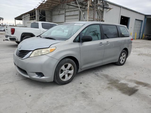 TOYOTA SIENNA BAS 2011 с VIN 5TDKA3DC7BS008334 - Снимка от търг