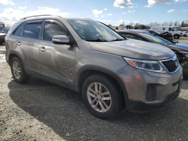 Photo 4 from auction – 2015 KIA SORENTO LX with VIN 5XYKTDA77FG597086