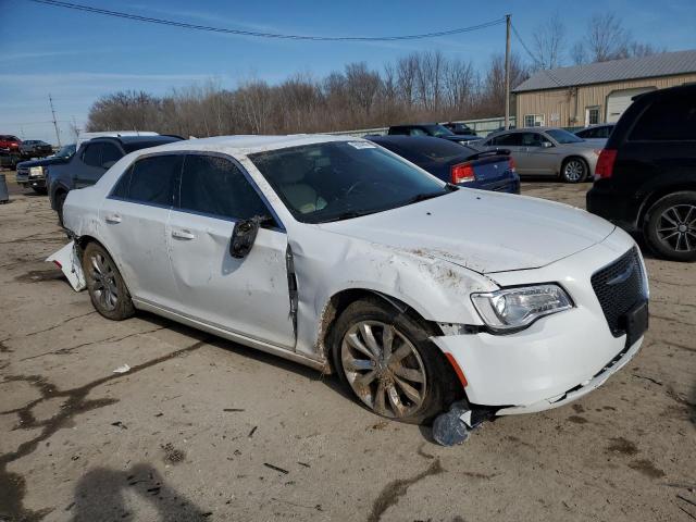 Photo 4 from auction – 2017 CHRYSLER 300 LIMITE with VIN 2C3CCARG1HH610415