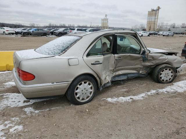 Photo 3 from auction – 1998 MERCEDES-BENZ E 320 with VIN WDBJF65F4WA619026