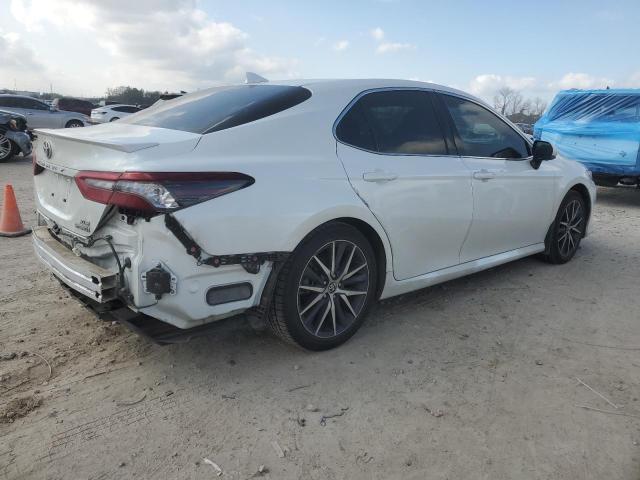 Photo 3 from auction – 2022 TOYOTA CAMRY XLE with VIN 4T1F31AK2NU035870