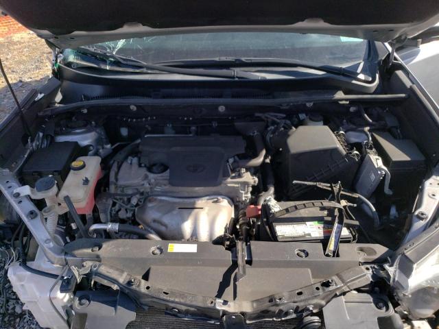 Снимка 12 от търг – 2018 TOYOTA RAV4 LE с VIN 2T3BFREV2JW710272