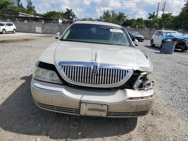 Photo 5 from auction – 2004 LINCOLN TOWN CAR E with VIN 1LNHM81W44Y685180