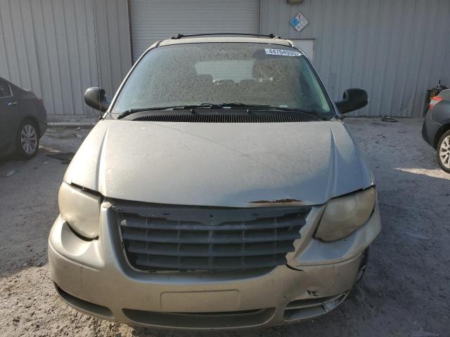Photo 5 from auction – 2005 CHRYSLER TOWN & COU with VIN 2C4GP44RX5R199243