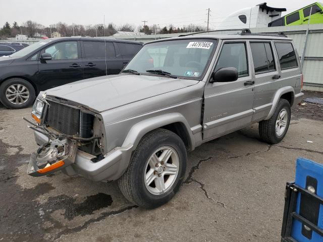 JEEP CHEROKEE L 2000 with VIN 1J4FF68SXYL260251 - Photo from auction