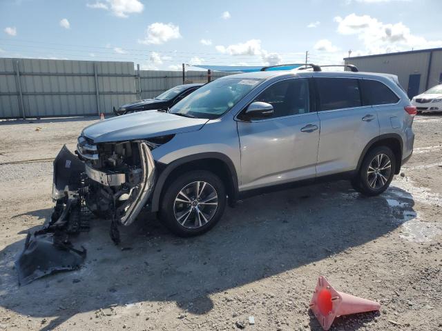 TOYOTA HIGHLANDER 2019 with VIN 5TDBZRFH3KS734485 - Photo from auction