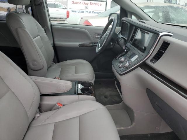 Photo 7 from auction – 2017 TOYOTA SIENNA XLE with VIN 5TDDZ3DC5HS180985