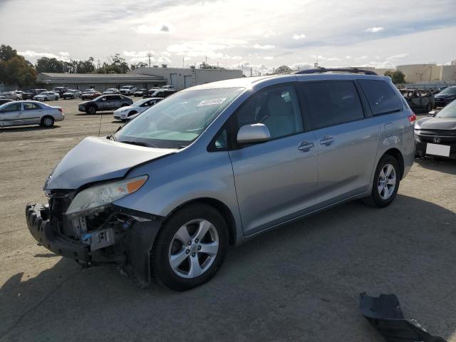 Photo 1 from auction – 2011 TOYOTA SIENNA LE with VIN 5TDKK3DC0BS135634