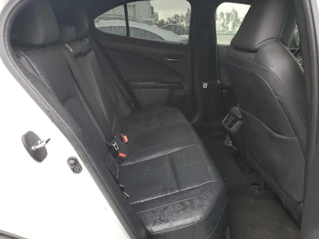 Photo 10 from auction – 2021 LEXUS UX 200 with VIN JTHX3JBH3M2041505