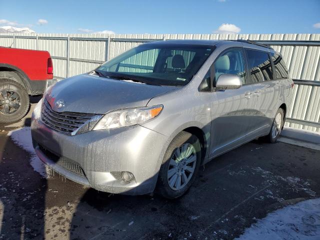 TOYOTA SIENNA 2017 with VIN 5TDDZ3DC9HS185820 - Photo from auction