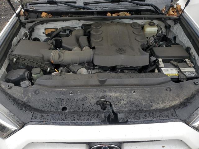 Photo 12 from auction – 2018 TOYOTA 4RUNNER SR with VIN JTEBU5JR8J5604659