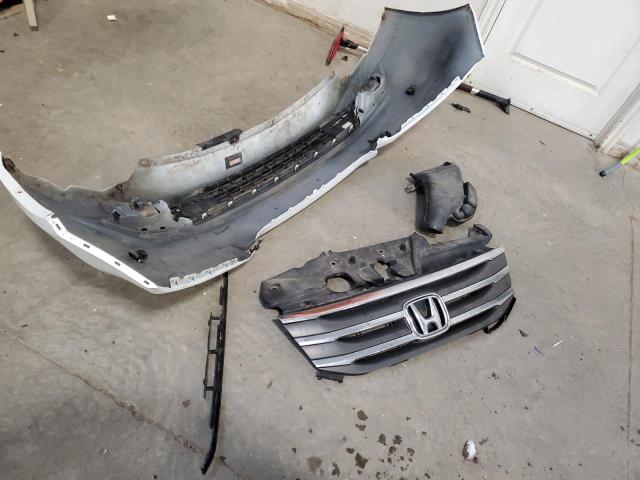Photo 13 from auction – 2011 HONDA ODYSSEY TO with VIN 5FNRL5H93BB501791