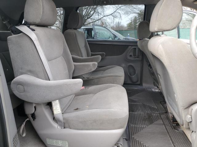 Photo 11 from auction – 2005 TOYOTA SIENNA CE with VIN 5TDZA23C55S341260