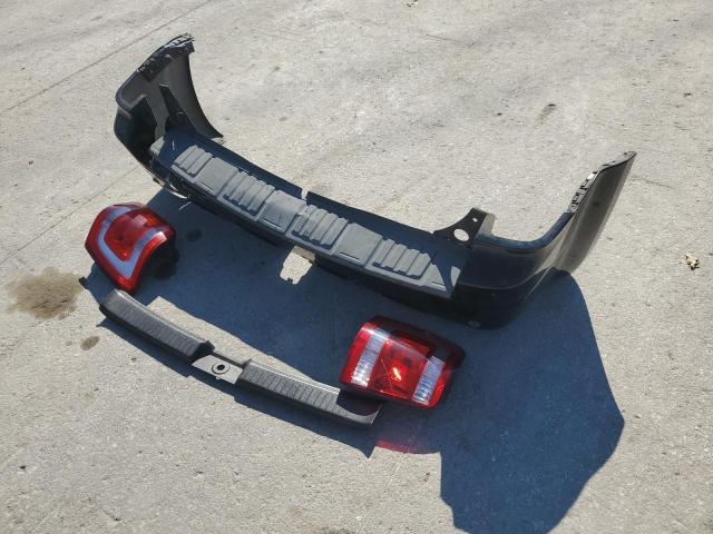 Photo 13 from auction – 2010 FORD ESCAPE LIM with VIN 1FMCU0EG0AKB93842