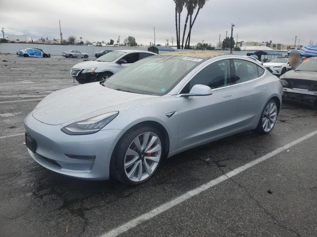 Снимка 1 от търг – 2018 TESLA MODEL 3 с VIN 5YJ3E1EB2JF072111