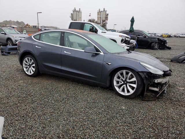 Снимка 4 от търг – 2018 TESLA MODEL 3 с VIN 5YJ3E1EA2JF169204