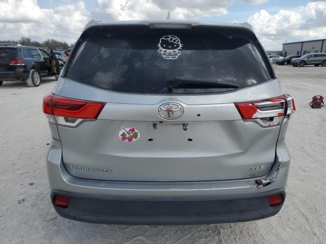 Photo 6 from auction – 2018 TOYOTA HIGHLANDER with VIN 5TDKZRFH0JS548773