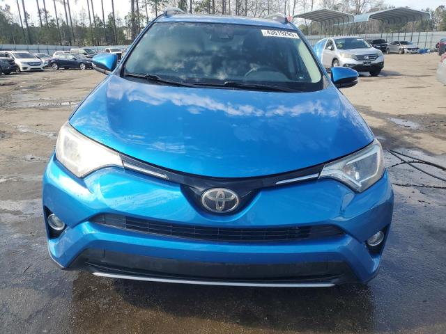 Photo 5 from auction – 2017 TOYOTA RAV4 XLE with VIN JTMRFREV6HJ145693