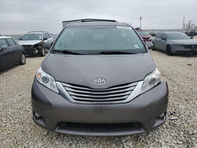 Photo 5 from auction – 2017 TOYOTA SIENNA XLE with VIN 5TDYZ3DC6HS847225