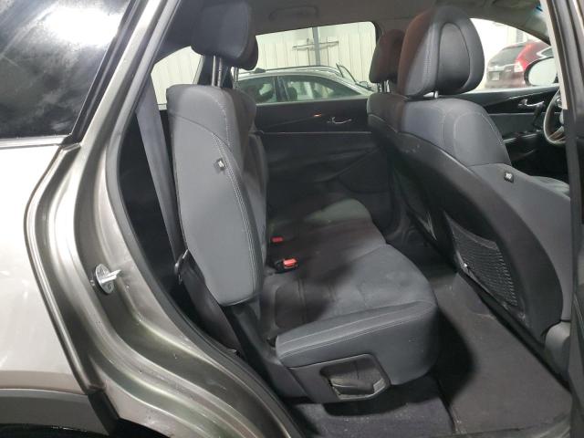 Photo 11 from auction – 2016 KIA SORENTO LX with VIN 5XYPGDA37GG003735