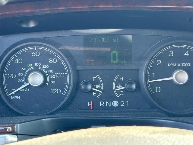 Photo 8 from auction – 2009 LINCOLN TOWN CAR E with VIN 2L1FM88W09X605721