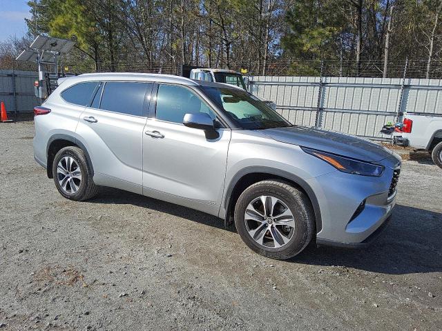 Photo 4 from auction – 2022 TOYOTA HIGHLANDER with VIN 5TDGBRCH2NS561089