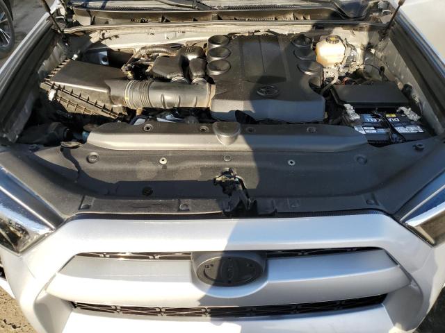 Photo 12 from auction – 2018 TOYOTA 4RUNNER SR with VIN JTEBU5JR9J5515800