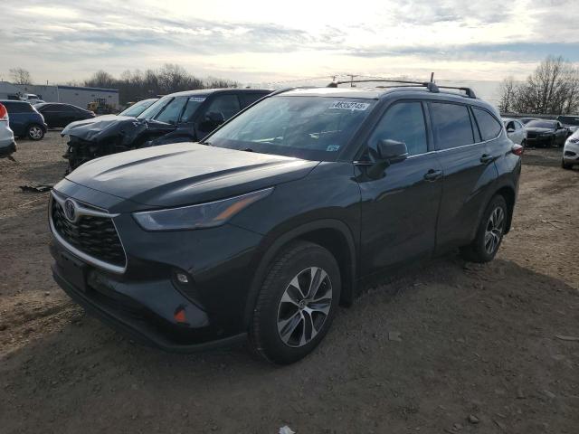 TOYOTA HIGHLANDER 2022 with VIN 5TDGBRCH3NS555365 - Photo from auction