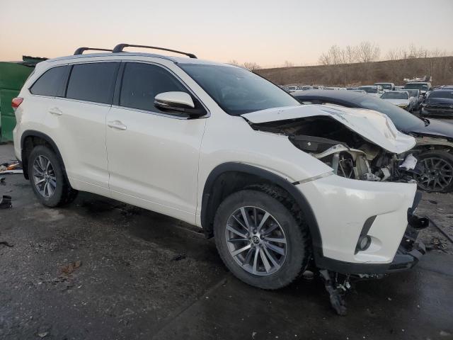 Photo 4 from auction – 2017 TOYOTA HIGHLANDER with VIN 5TDJZRFH1HS516114