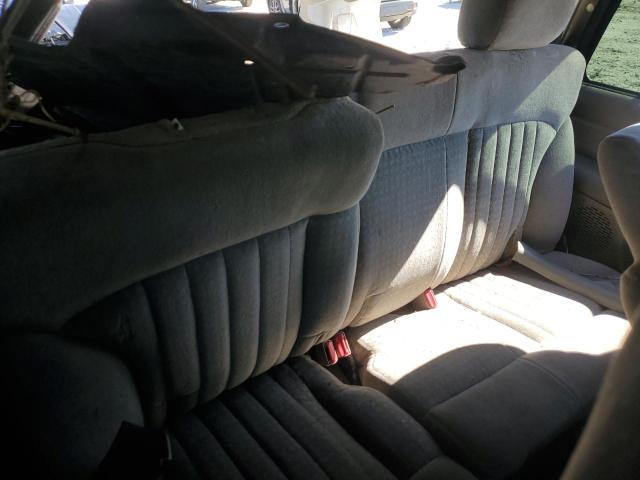 Photo 11 from auction – 2002 CHEVROLET BLAZER with VIN 1GNCS13W02K146183