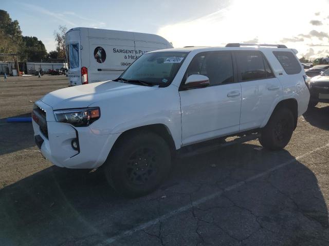 TOYOTA 4RUNNER SR 2022 with VIN JTENU5JRXN6059707 - Photo from auction